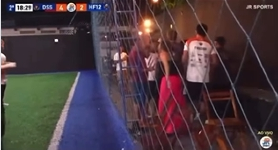 Homem dispara arma em jogo de crianças e escancara descontrole de pais no futebol de base