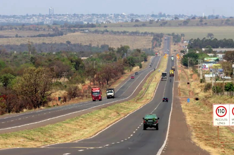 Mais de 300 mil veículos devem passar pela BR-163 em Mato Grosso do Sul no feriado de Tiradentes