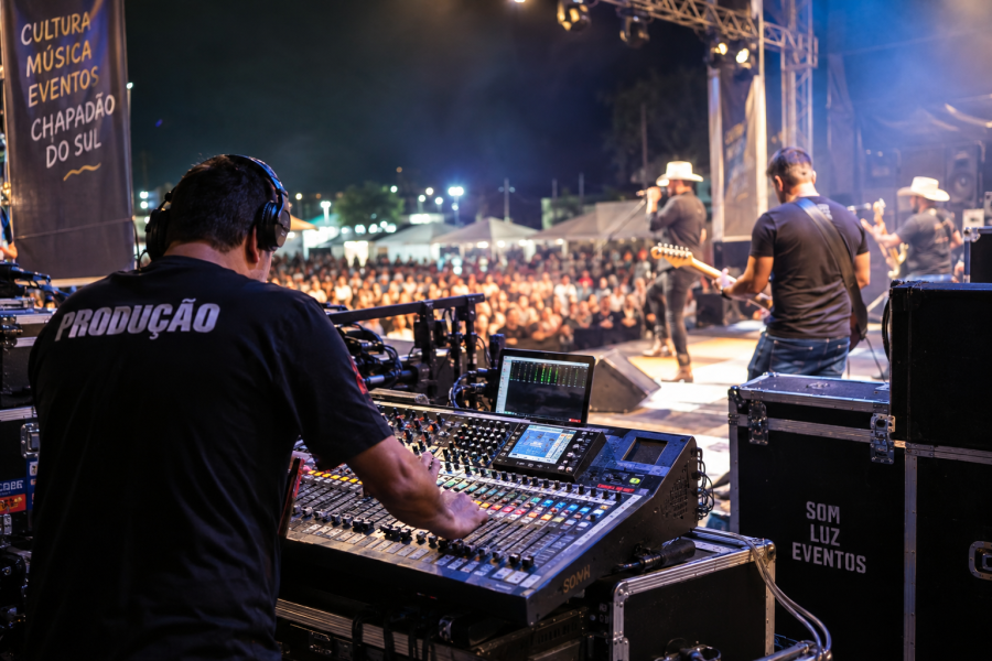 Chapadão do Sul abre credenciamento para artistas, DJs, bandas e profissionais técnicos de eventos