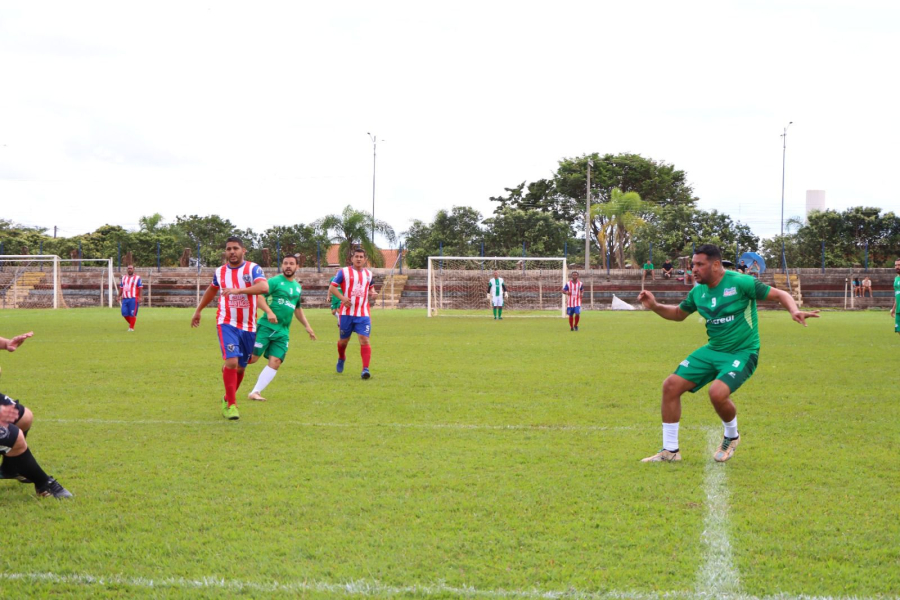 Goleada e jogos pegados marcam estreia do Veterano na SERC em Chapadão do Sul