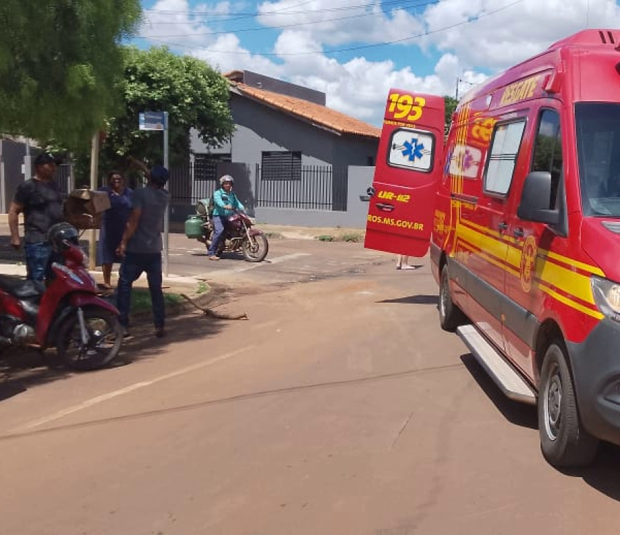 Gestante sofre queda de moto após fio solto causar acidente em Chapadão do Sul