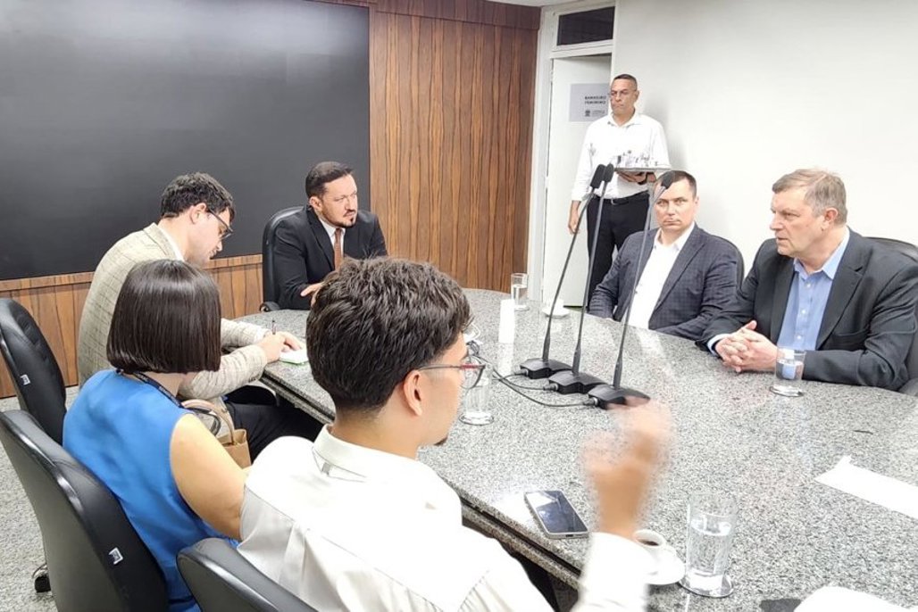 Comissão ucraniana que participa da COP15 faz visita institucional à ALEMS