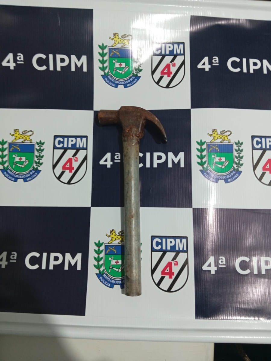 Homem é preso após atacar irmão e cunhada com martelo em Chapadão do Sul