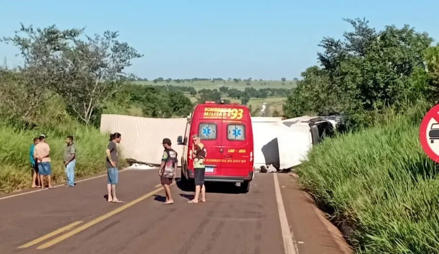 Carreta tomba na MS-040 e bloqueia ligação entre interior e Campo Grande
