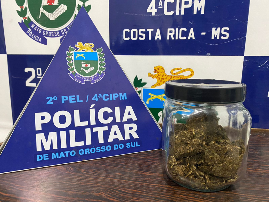 Polícia Militar descobre droga durante ocorrência e prende suspeita em Costa Rica