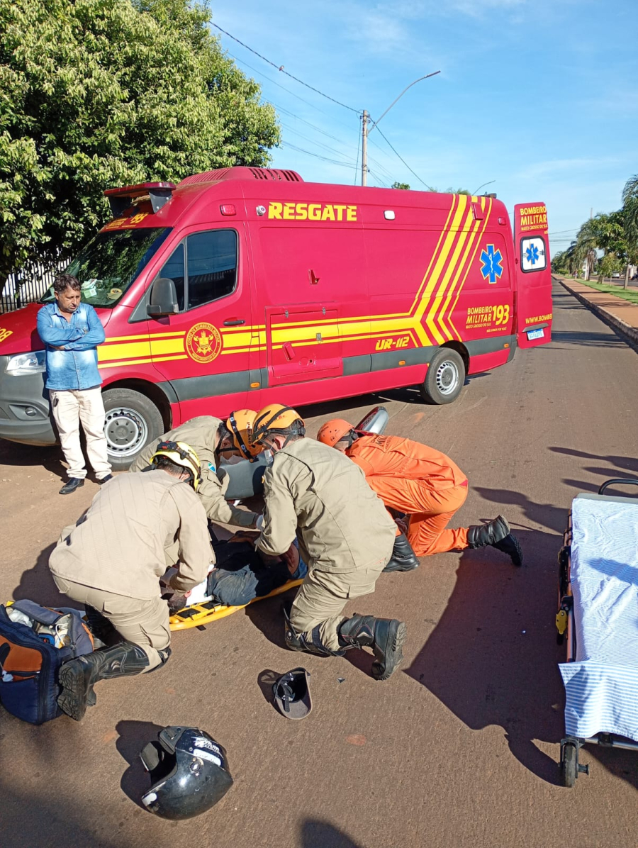Motociclista sofre queda, fica inconsciente e é socorrido com suspeita de trauma em Chapadão do Sul