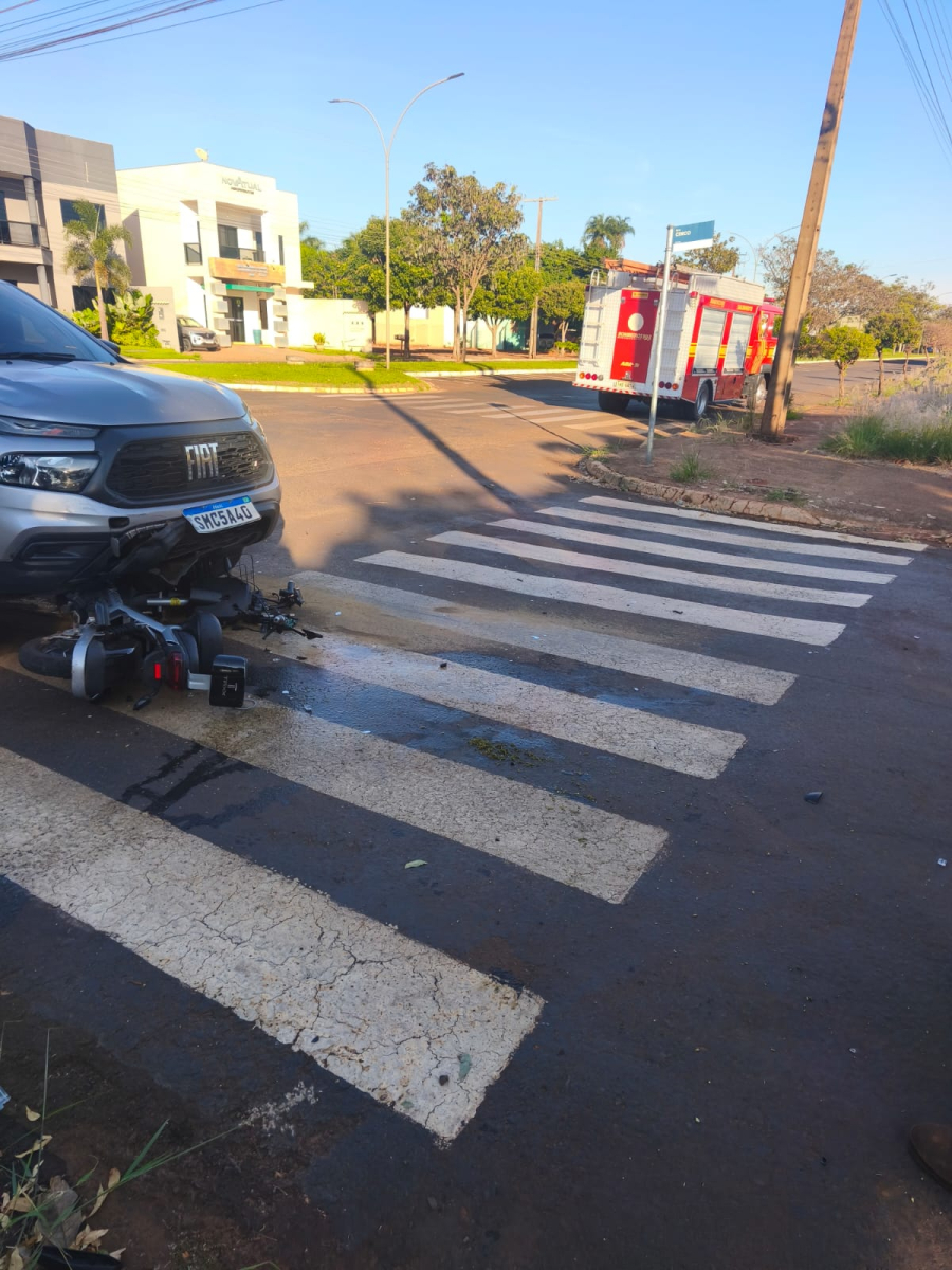 Mulher fica ferida após colisão com Fiat Toro em Chapadão do Sul