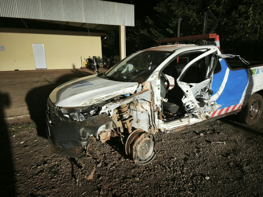 Viatura da Way se envolve em acidente com carreta na MS-306 durante a madrugada