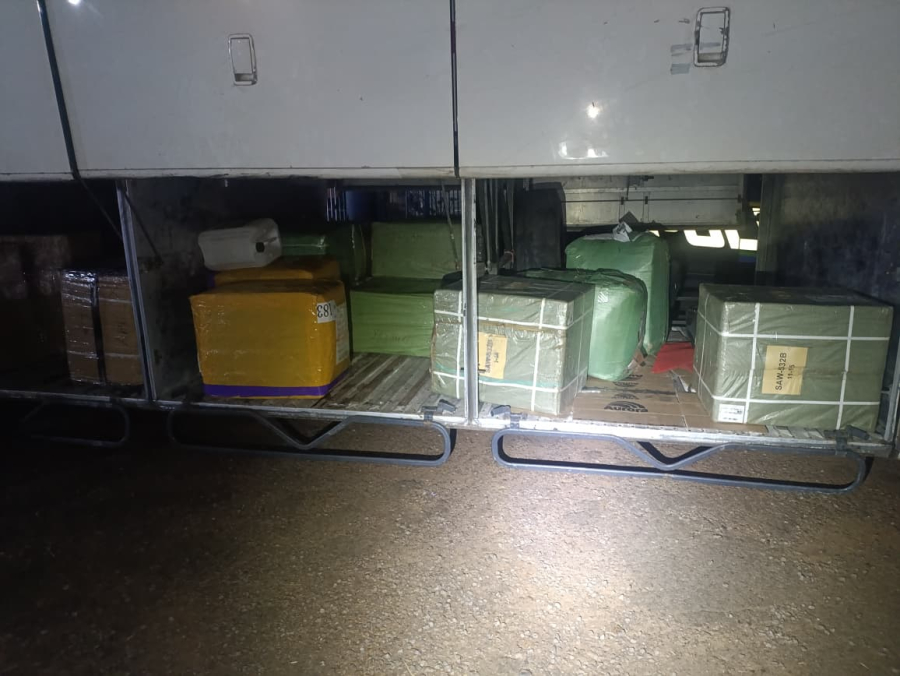 Ônibus com mercadorias estrangeiras avaliadas em R$ 84,5 mil é apreendido na MS-395