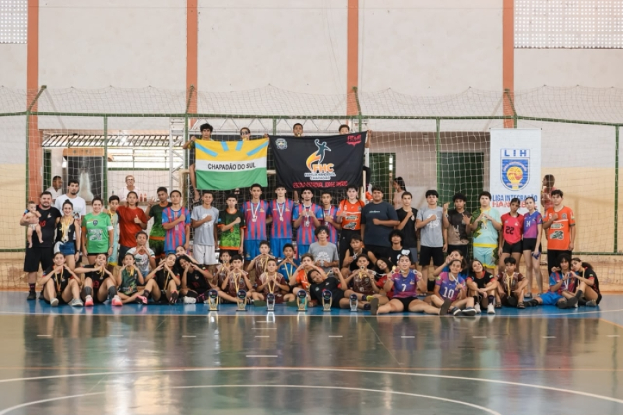 Handebol de Chapadão do Sul fecha fim de semana com cinco títulos e dois vice-campeonatos