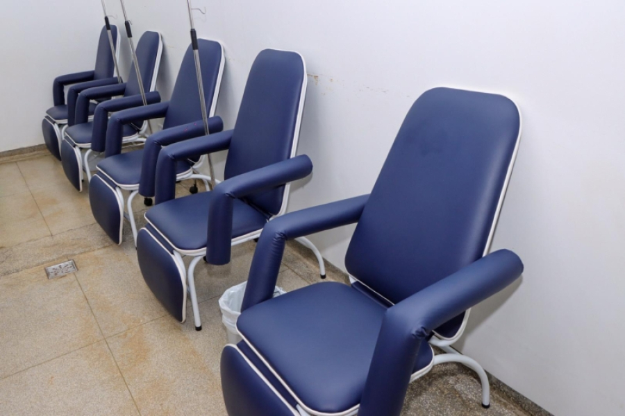 Novas poltronas reforçam conforto dos pacientes na Associação Hospitalar de Chapadão do Sul